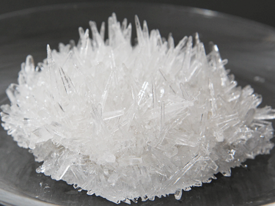 化学好きにはたまらない 透明結晶 を自宅で育成してみた Chintai